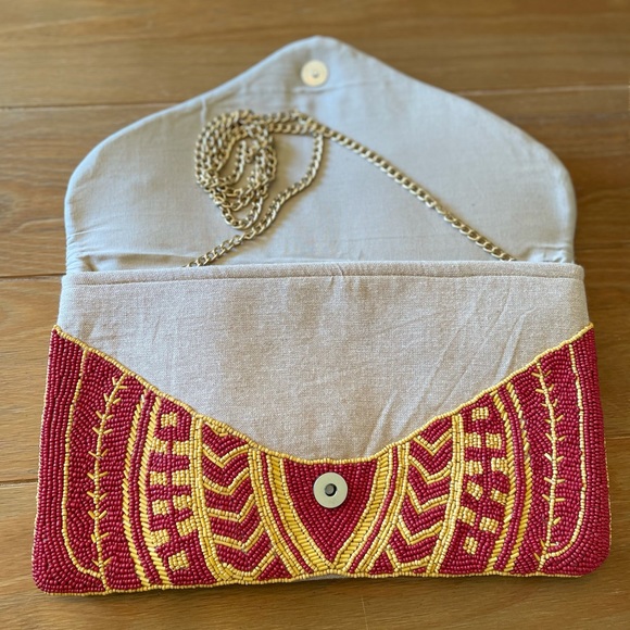 NWOT lulus Beaded clutch w detachable chain - Picture 8 of 8